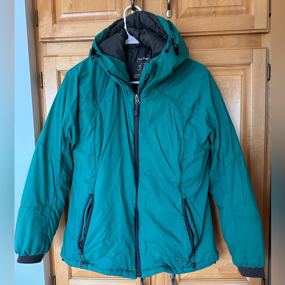 Good condition LL Bean winter jacket, women’s large petite. Very warm.